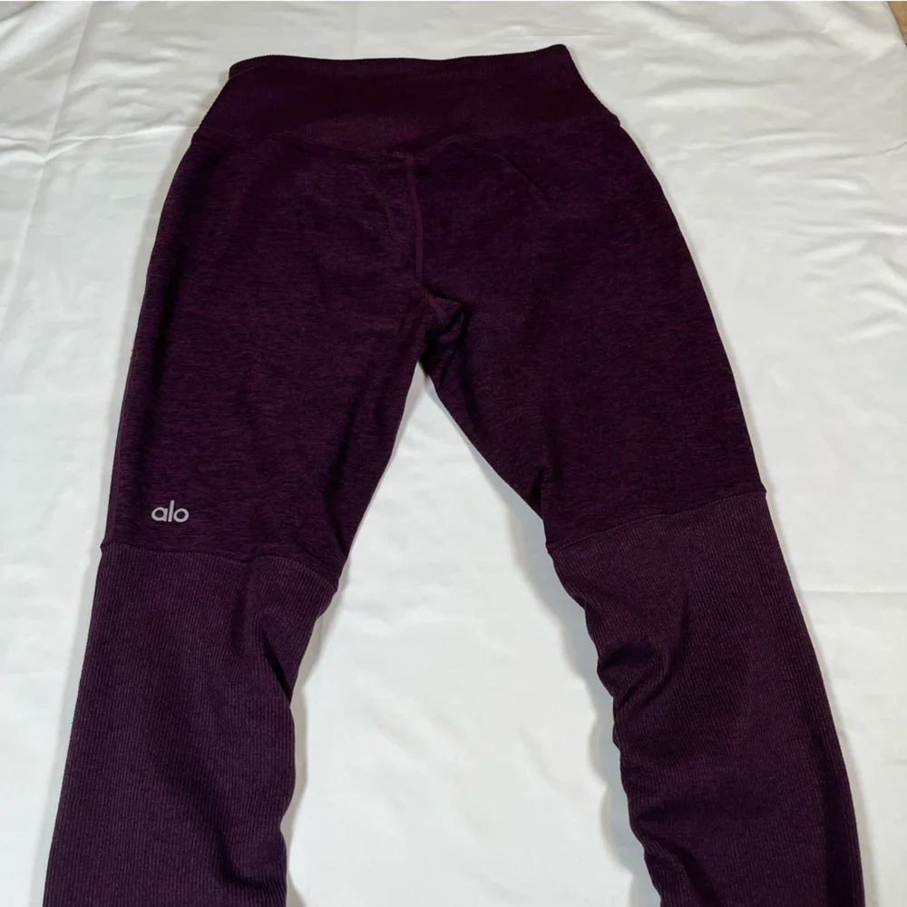 Alo‎ Yoga High Waisted Goddess Leggings S Purple Yoga workout
